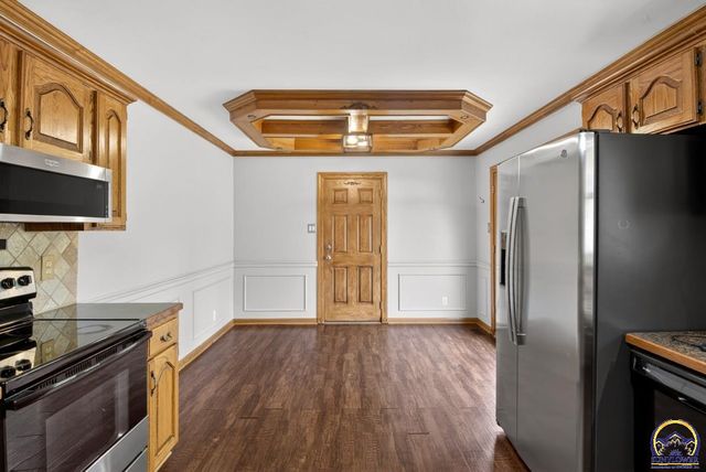 3125 SW Lane ST, Topeka, KS 66611