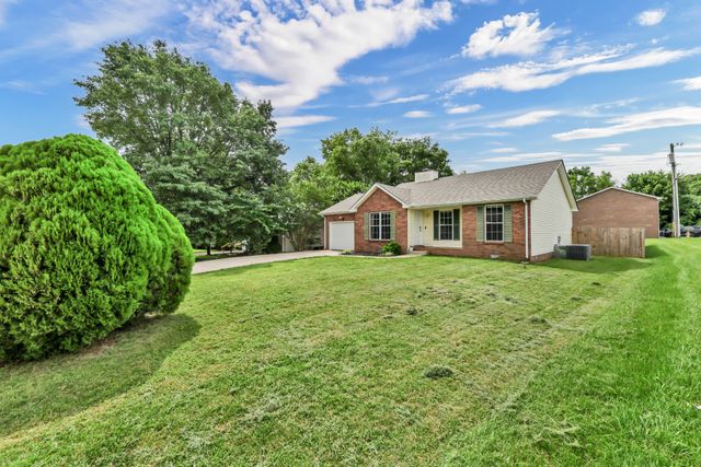 596 Cory Dr, Clarksville, TN 37040
