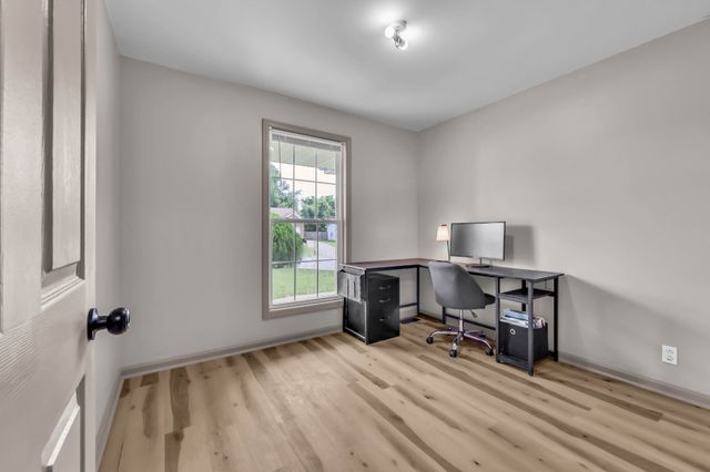 596 Cory Dr, Clarksville, TN 37040