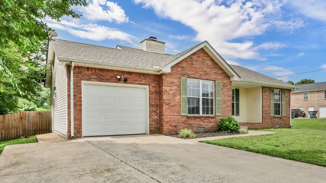596 Cory Dr, Clarksville, TN 37040