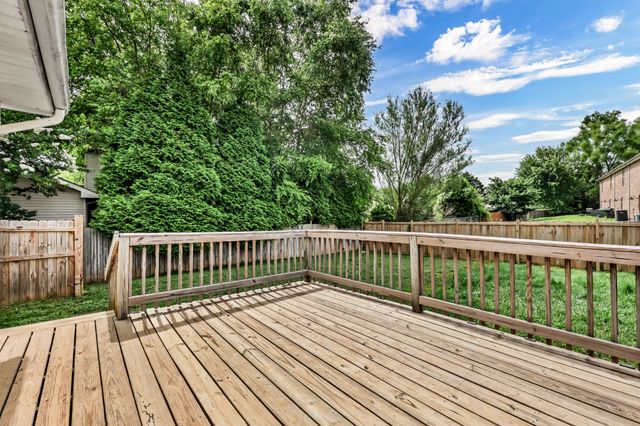 596 Cory Dr, Clarksville, TN 37040