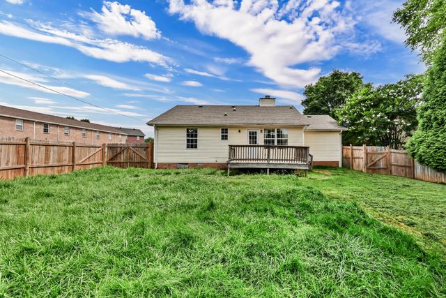 596 Cory Dr, Clarksville, TN 37040