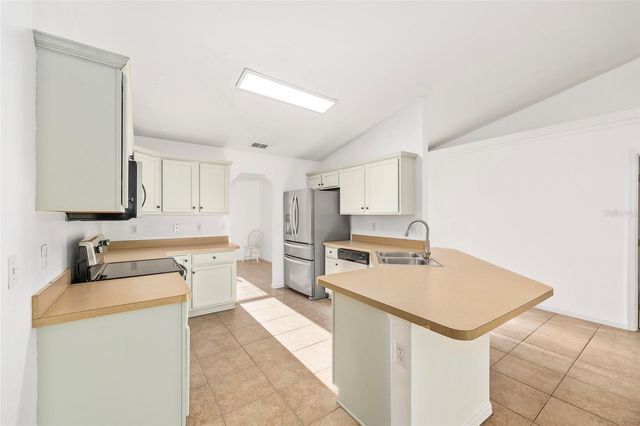 49 REDWOOD TRACK COURSE, Ocala, FL 34472