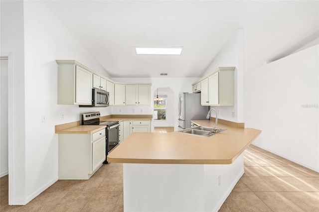 49 REDWOOD TRACK COURSE, Ocala, FL 34472