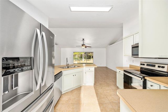 49 REDWOOD TRACK COURSE, Ocala, FL 34472