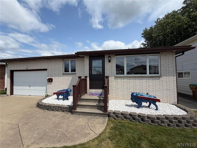 32 Rosemead Lane, Cheektowaga, NY 14227