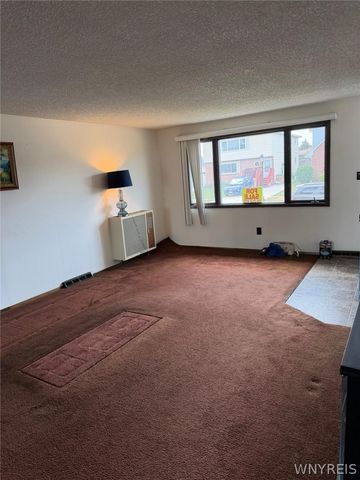 32 Rosemead Lane, Cheektowaga, NY 14227