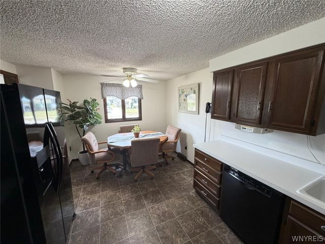 32 Rosemead Lane, Cheektowaga, NY 14227