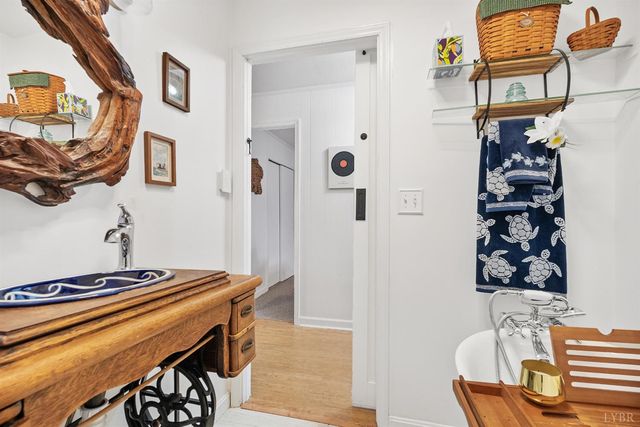 497 Long Island Drive, Moneta, VA 24121