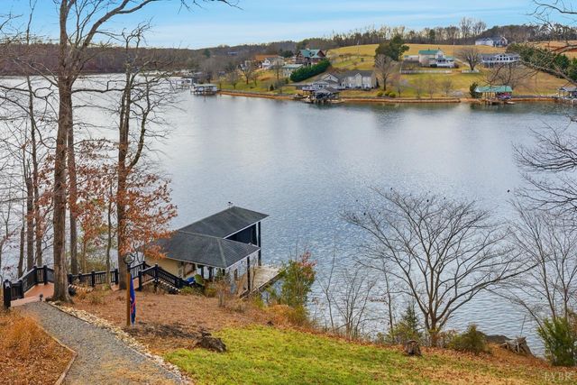 497 Long Island Drive, Moneta, VA 24121