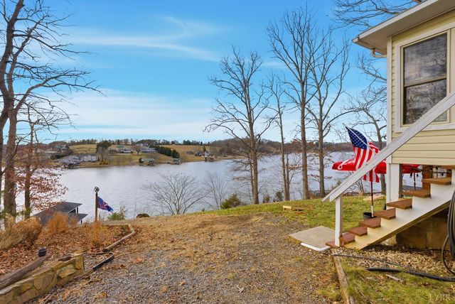 497 Long Island Drive, Moneta, VA 24121