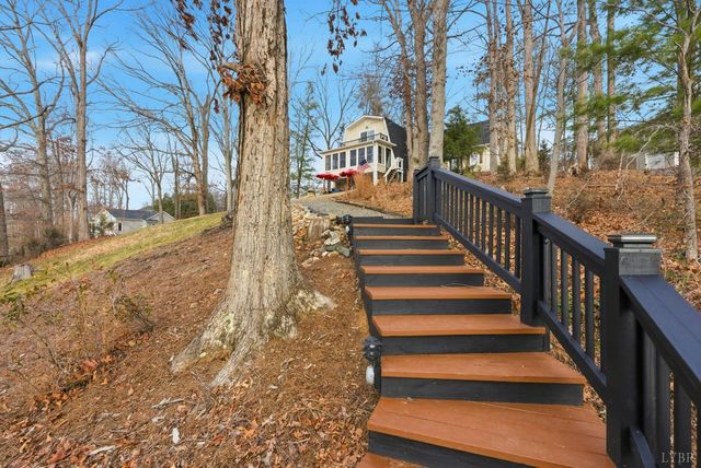 497 Long Island Drive, Moneta, VA 24121