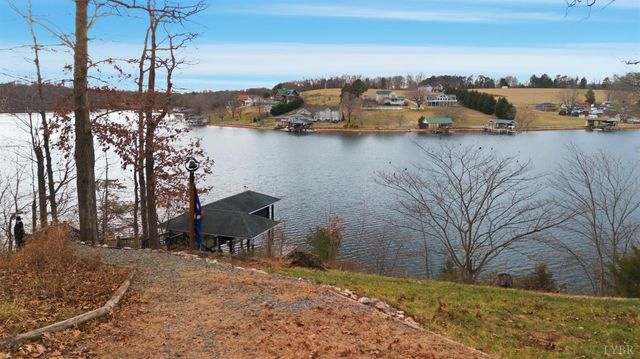 497 Long Island Drive, Moneta, VA 24121