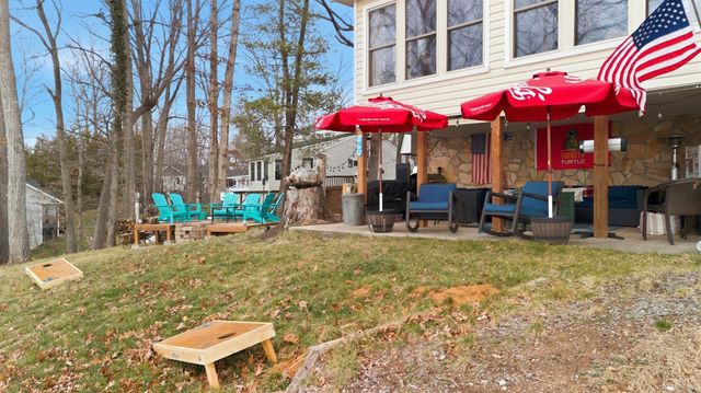 497 Long Island Drive, Moneta, VA 24121