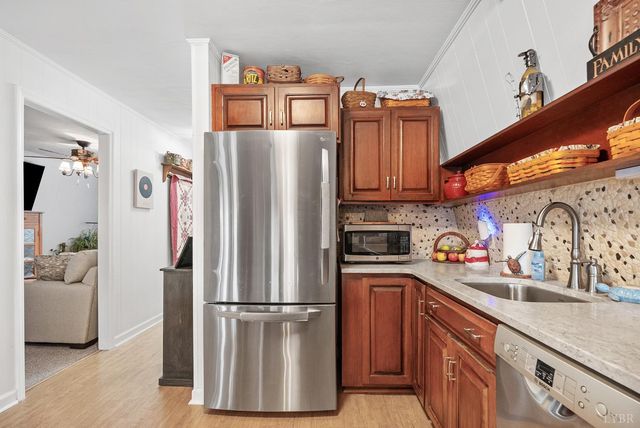 497 Long Island Drive, Moneta, VA 24121