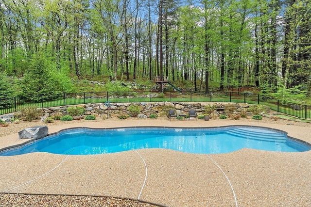 57 Houghton Farm Ln, Bolton, MA 01740