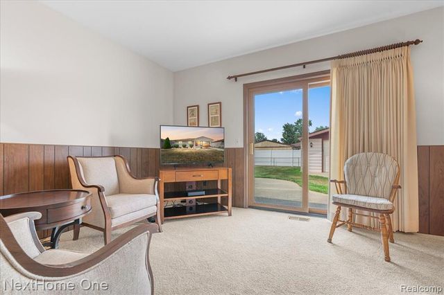 18747 Rosegarden Street, Roseville, MI 48066