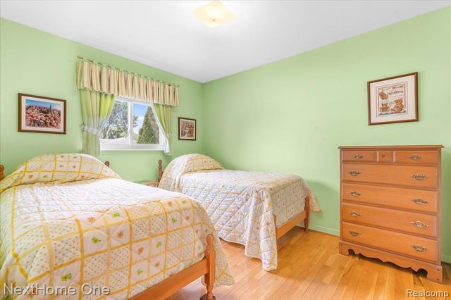 18747 Rosegarden Street, Roseville, MI 48066