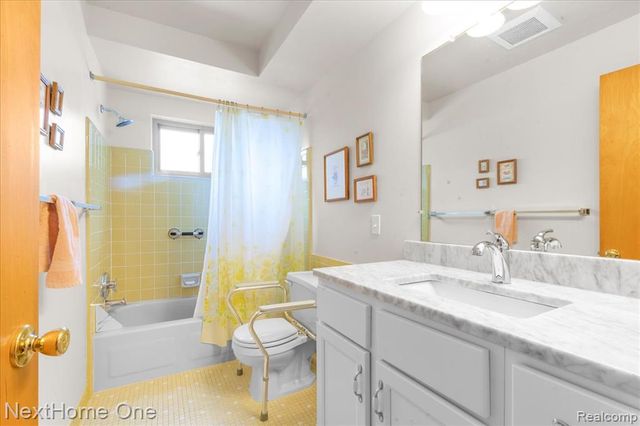 18747 Rosegarden Street, Roseville, MI 48066