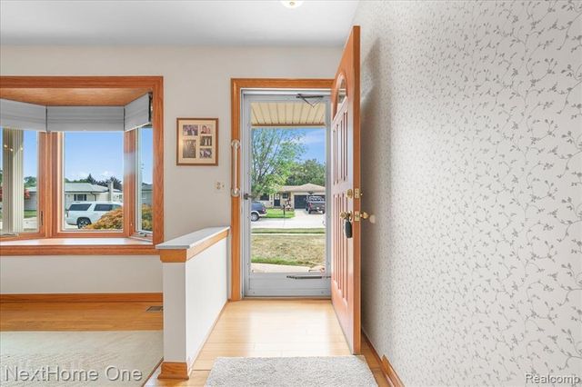 18747 Rosegarden Street, Roseville, MI 48066