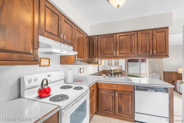 18747 Rosegarden Street, Roseville, MI 48066