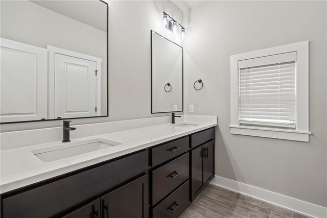 135 N Banner Avenue, Farmington, AR 72730