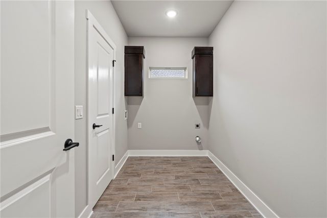 135 N Banner Avenue, Farmington, AR 72730