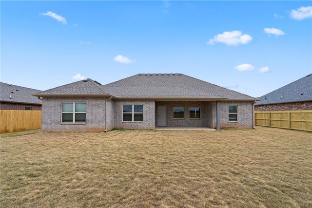 135 N Banner Avenue, Farmington, AR 72730