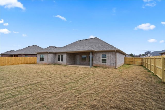 135 N Banner Avenue, Farmington, AR 72730