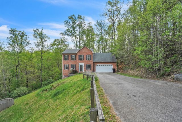 7607 Peebles LN, Roanoke, VA 24018