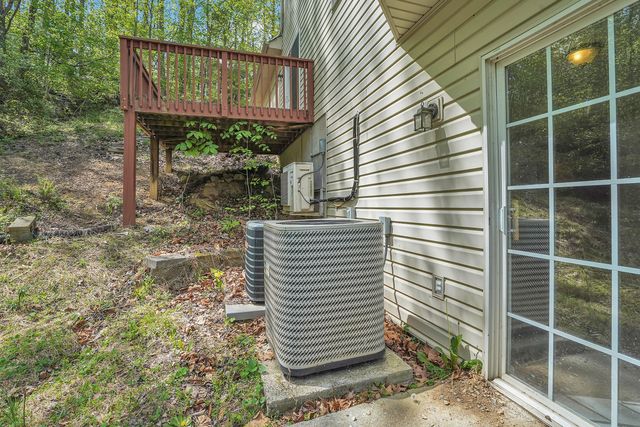 7607 Peebles LN, Roanoke, VA 24018