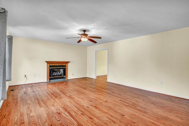 7607 Peebles LN, Roanoke, VA 24018