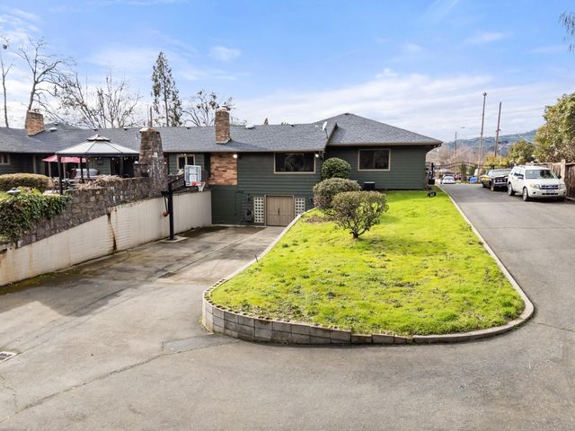 1117 NE Memorial Drive, Grants Pass, OR 97526