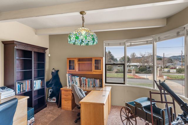 1117 NE Memorial Drive, Grants Pass, OR 97526