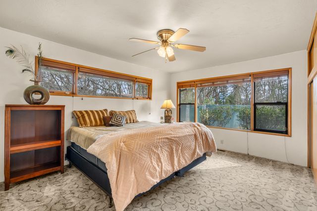 1117 NE Memorial Drive, Grants Pass, OR 97526