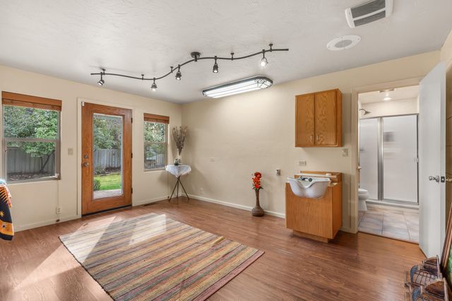 1117 NE Memorial Drive, Grants Pass, OR 97526