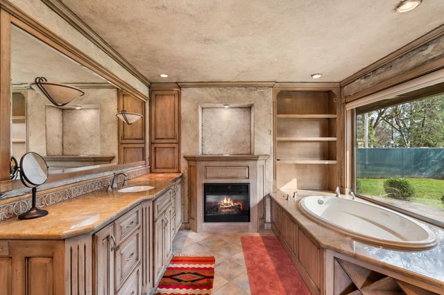 1117 NE Memorial Drive, Grants Pass, OR 97526