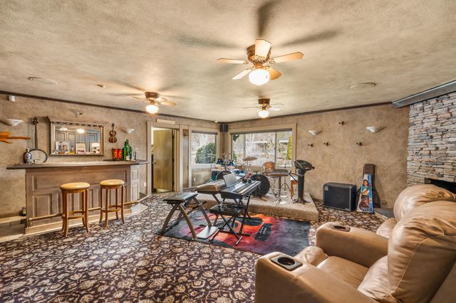 1117 NE Memorial Drive, Grants Pass, OR 97526