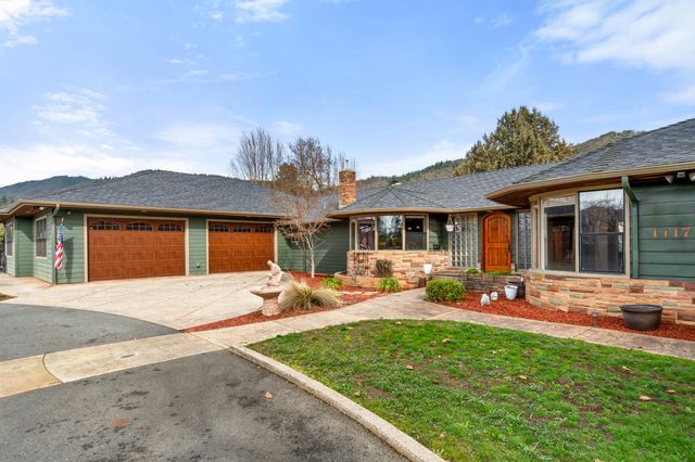 1117 NE Memorial Drive, Grants Pass, OR 97526