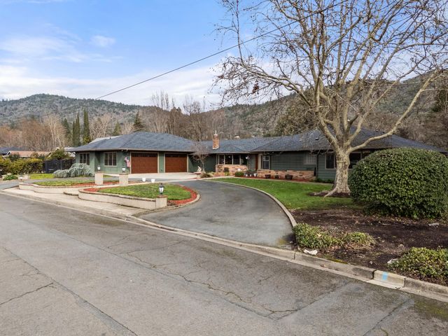 1117 NE Memorial Drive, Grants Pass, OR 97526