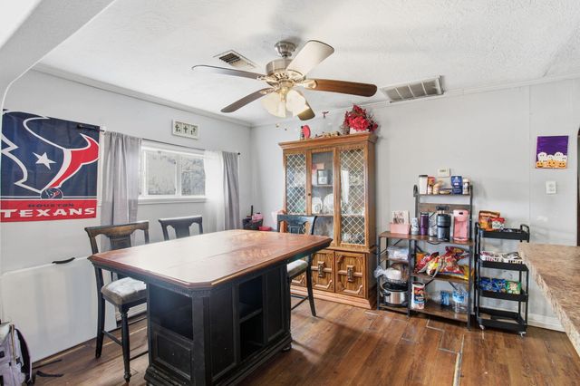 1701 W Humble Street, Baytown, TX 77520