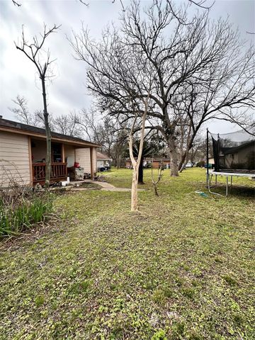 1701 W Humble Street, Baytown, TX 77520