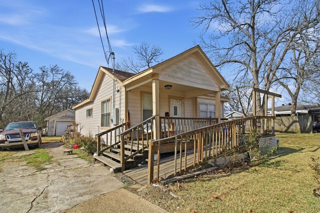 1701 W Humble Street, Baytown, TX 77520