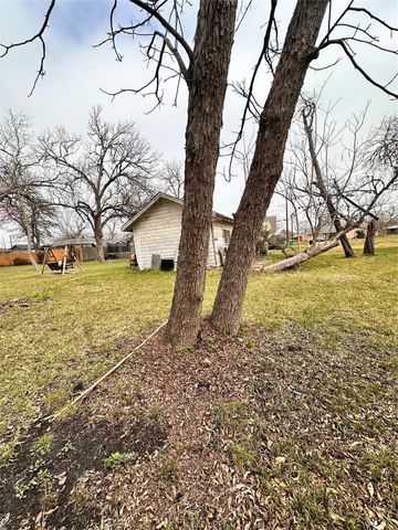 1701 W Humble Street, Baytown, TX 77520