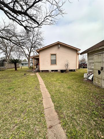 1701 W Humble Street, Baytown, TX 77520