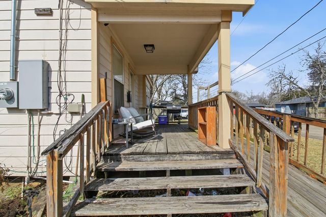 1701 W Humble Street, Baytown, TX 77520