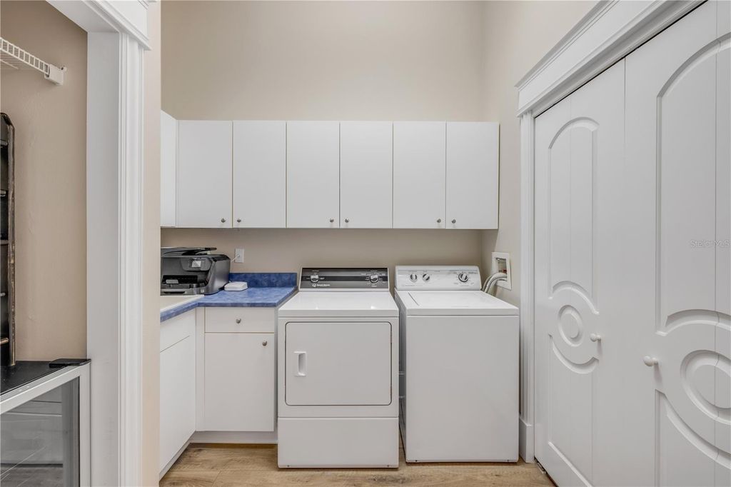 Image 13 of property listing at 423 S ATLANTIC AVENUE 301, New Smyrna Beach, FL 32169