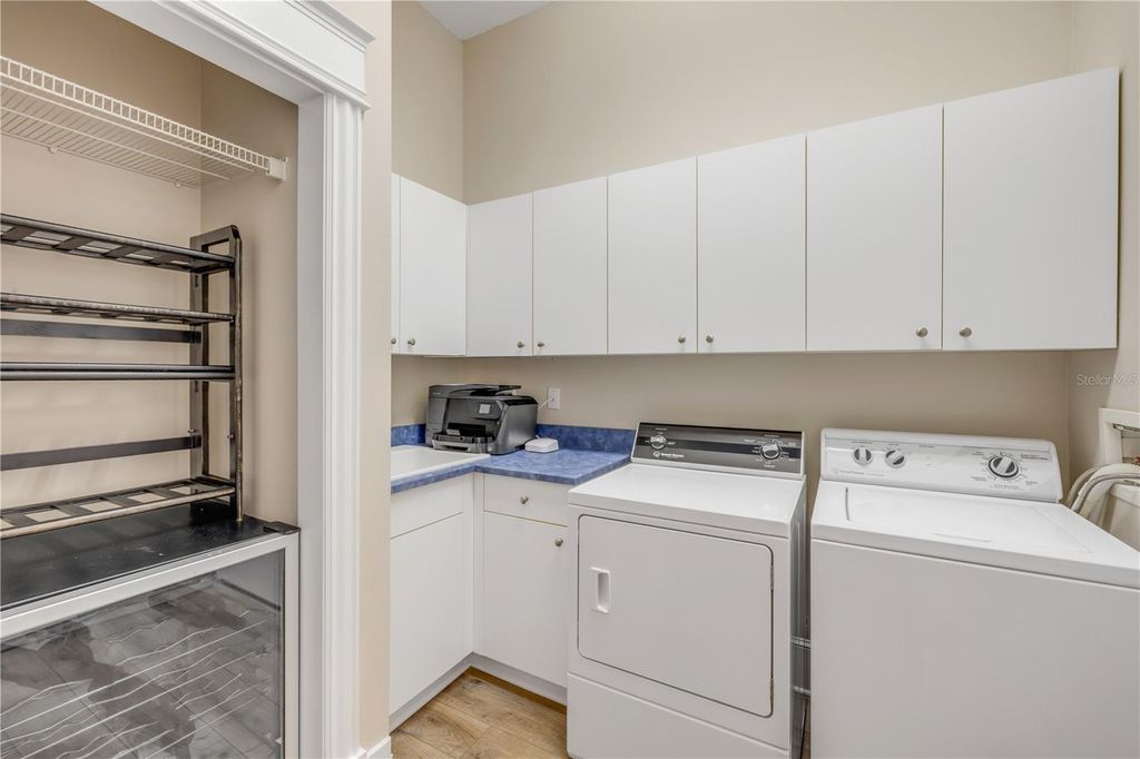 Image 14 of property listing at 423 S ATLANTIC AVENUE 301, New Smyrna Beach, FL 32169