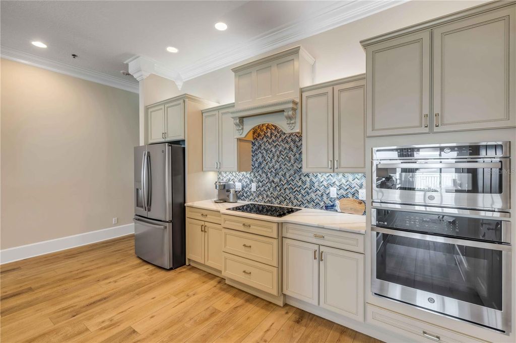 Image 15 of property listing at 423 S ATLANTIC AVENUE 301, New Smyrna Beach, FL 32169