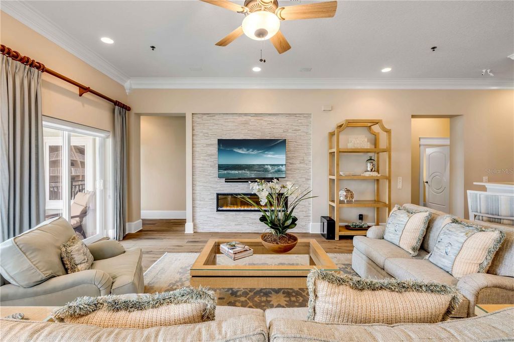 Image 18 of property listing at 423 S ATLANTIC AVENUE 301, New Smyrna Beach, FL 32169